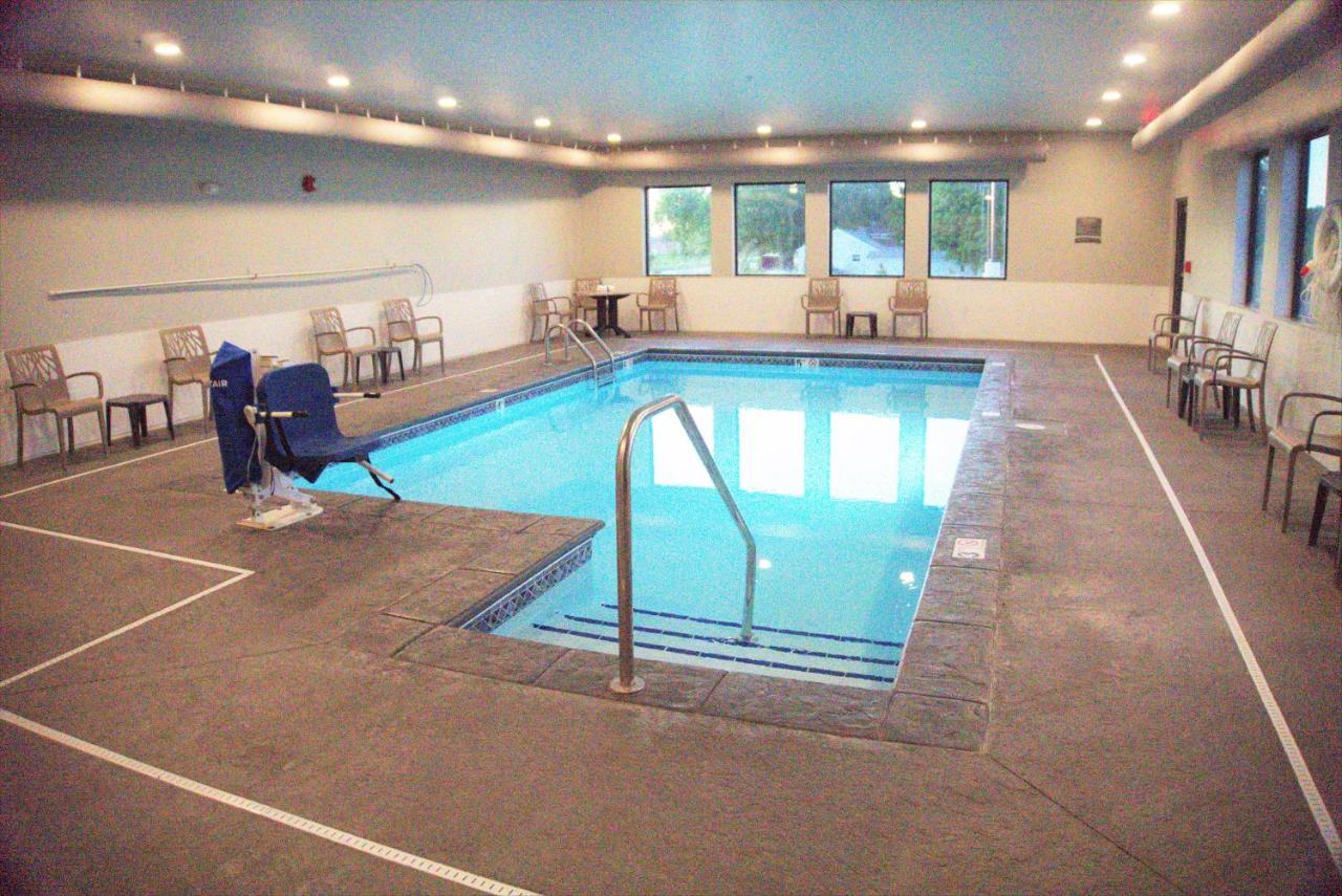 פורט דודג' Brookstone Inn & Suites מראה חיצוני תמונה