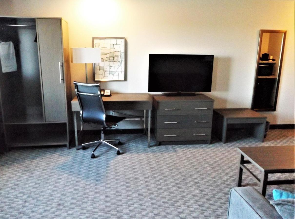 פורט דודג' Brookstone Inn & Suites מראה חיצוני תמונה