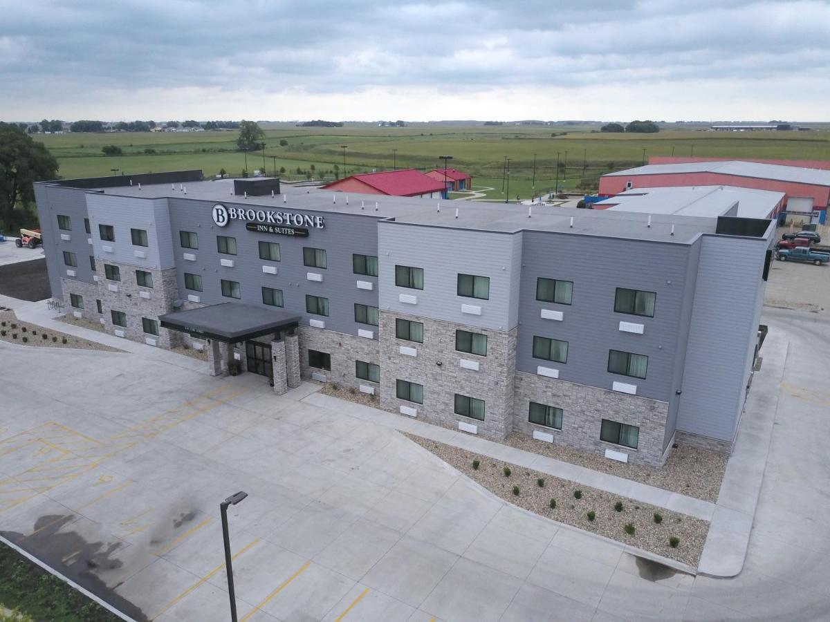 פורט דודג' Brookstone Inn & Suites מראה חיצוני תמונה