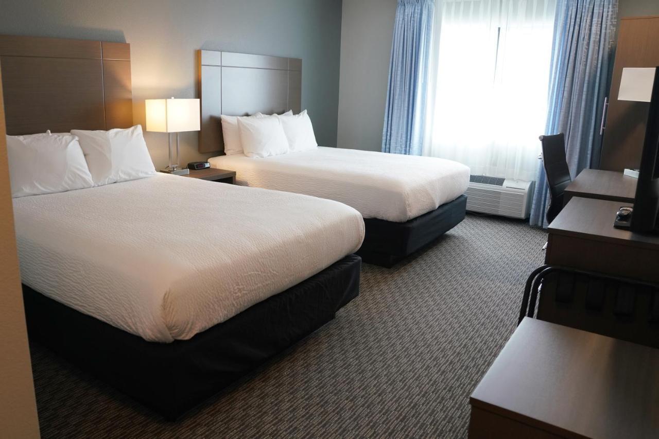 פורט דודג' Brookstone Inn & Suites מראה חיצוני תמונה